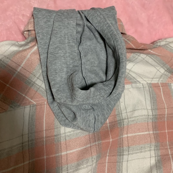 Mila and Tiff Plaid Collection heeded button up sweater jacket - Picture 2 of 3